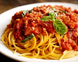 Спагетти с рыбной заправкой
